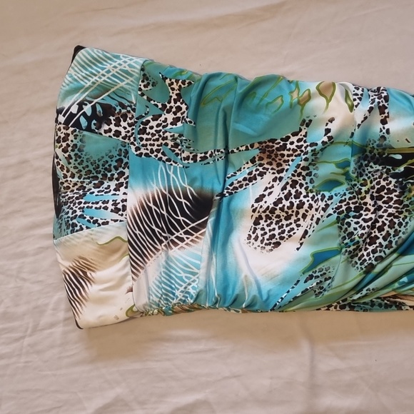 Beautiful cocktail dress - Picture 3 of 4